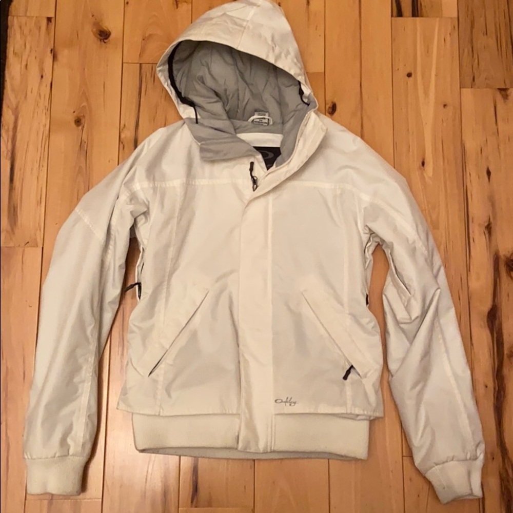 White Oakley Ski/Snowboard Jacket